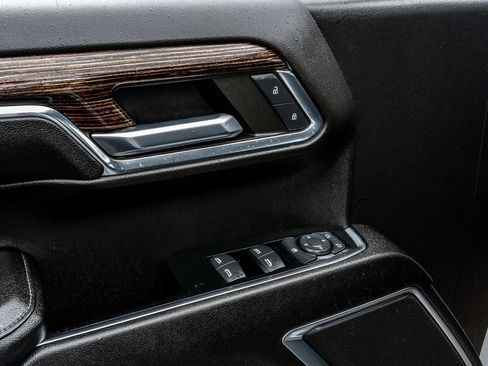 Used 2023 GMC Sierra 1500 SLE image 26