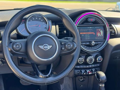 Used 2019 MINI Cooper Convertible image 39
