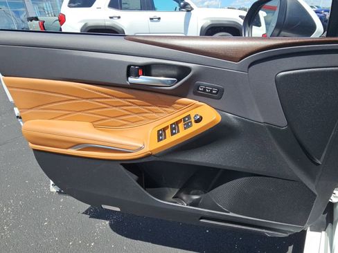 Used 2020 Toyota Avalon Limited w/ Advanced Safety Package FWD image 22