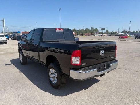 Used 2024 RAM 2500 Tradesman w/ Chrome Appearance Group AWD/4WD image 4