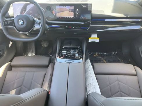 New 2025 BMW 530i image 15