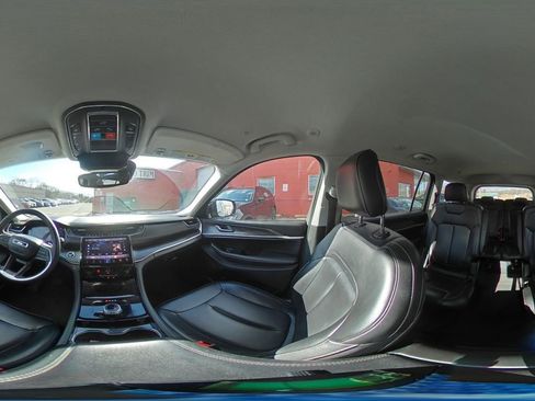 Used 2023 Jeep Grand Cherokee L Limited image 43