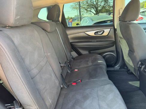 Used 2016 Nissan Rogue SV image 27