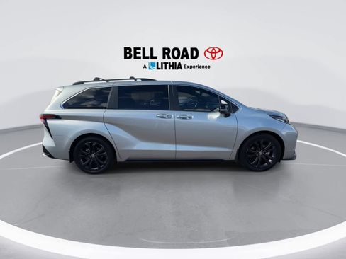 Certified 2023 Toyota Sienna XSE image 9