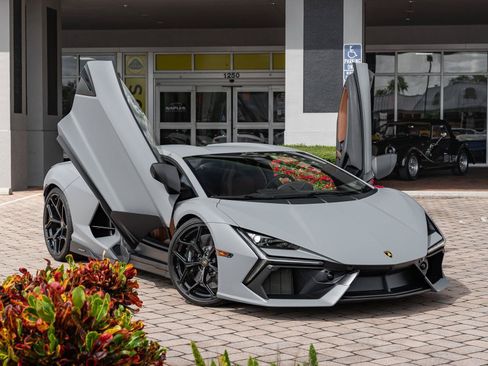 Used 2024 Lamborghini Revuelto AWD/4WD image 13