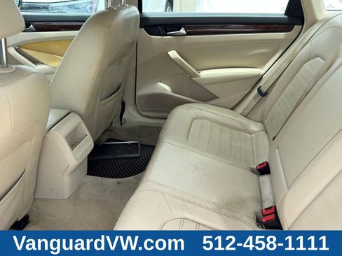 Used 2012 Volkswagen Passat 2.5 SEL FWD image 28