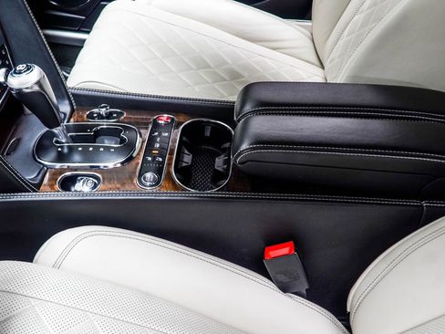 Used 2018 Bentley Flying Spur S V8 AWD/4WD image 22