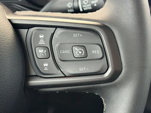Used 2025 Jeep Gladiator Mojave w/ Safety Group AWD/4WD image 17
