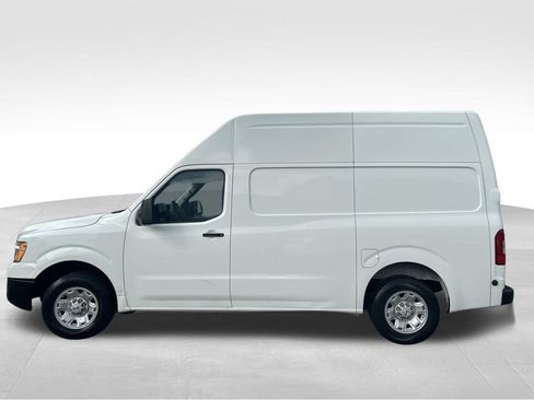 Used 2020 Nissan NV 2500 SV RWD image 2