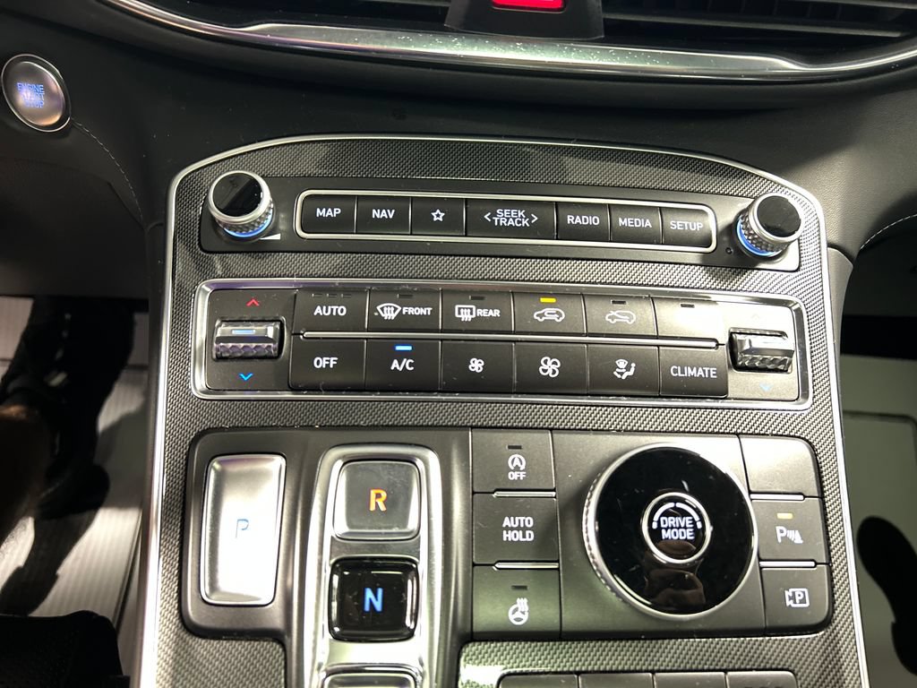 Used 2023 Hyundai Santa Fe Limited FWD image 17