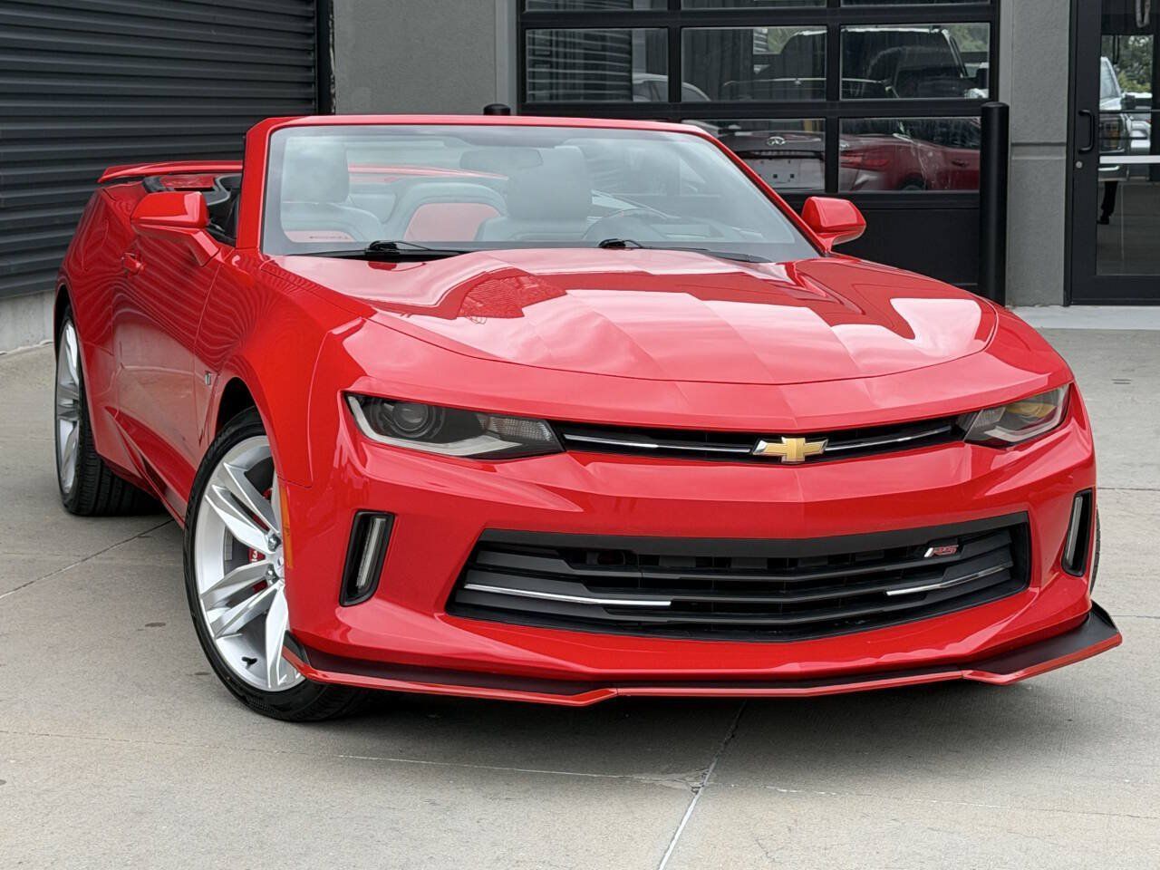 Used 2017 Chevrolet Camaro LT RWD image 5