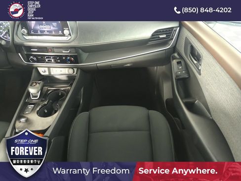 Used 2023 Nissan Rogue S FWD image 15