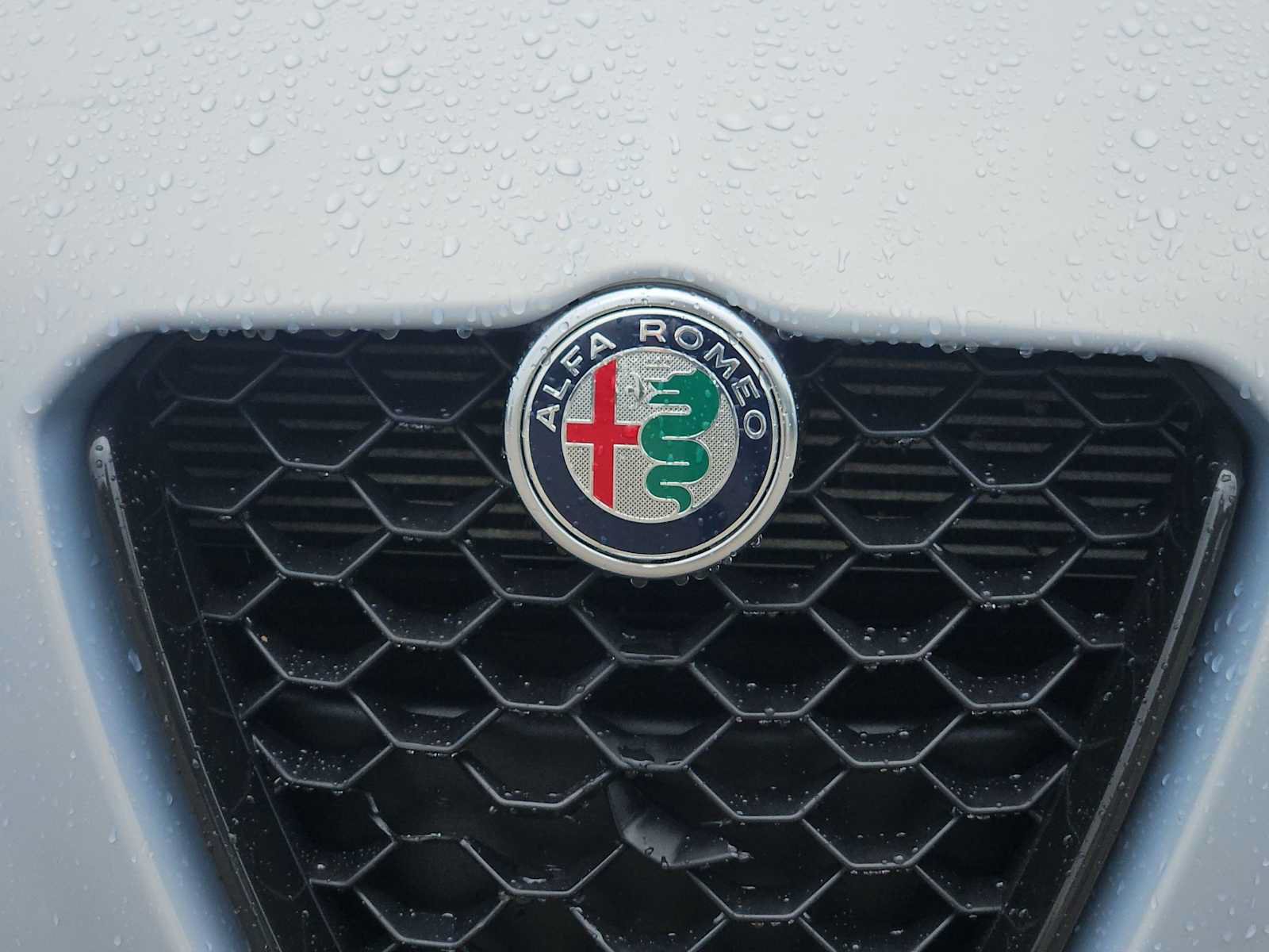 Used 2020 Alfa Romeo Giulia Ti Sport RWD image 11
