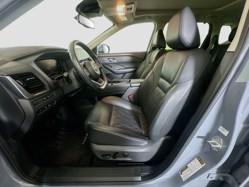 Used 2023 Nissan Rogue Platinum w/ Platinum Premium Package FWD image 13