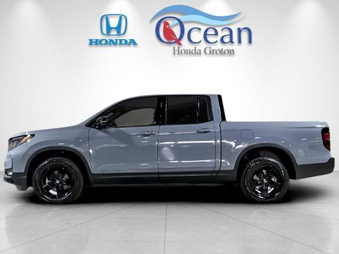 New 2026 Honda Ridgeline Black Edition image 2