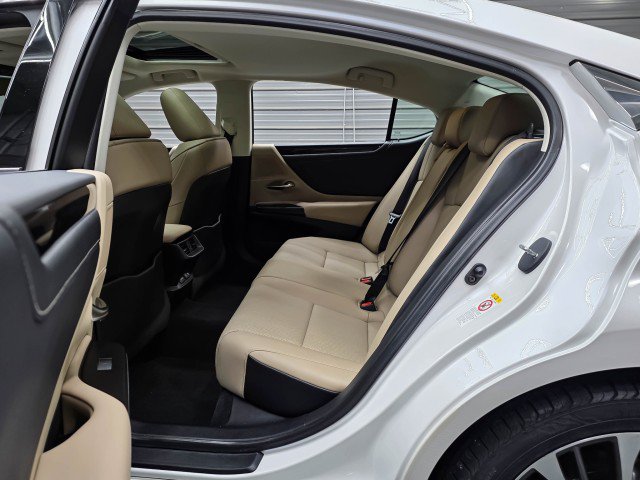 Used 2019 Lexus ES 350 w/ Premium Package FWD image 16