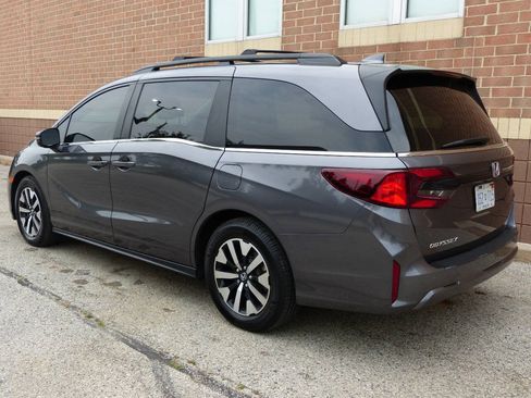 Used 2025 Honda Odyssey EX-L image 8