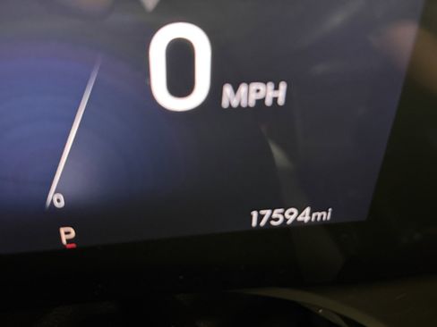 Used 2025 Buick Envista Sport Touring w/ Convenience I Package FWD image 9