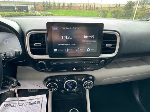 Used 2023 Hyundai Venue SEL image 11