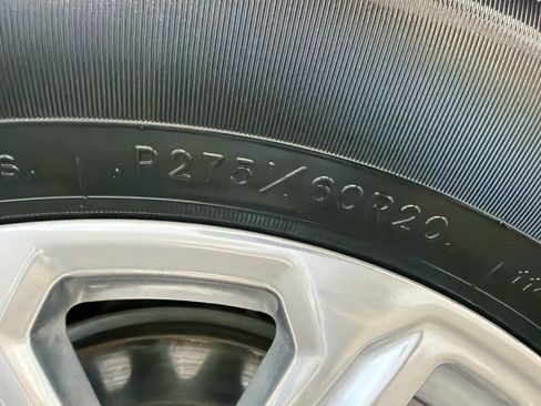 Used 2021 GMC Yukon XL SLT image 11