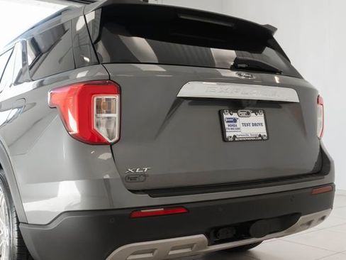 Used 2021 Ford Explorer XLT w/ Equipment Group 202A RWD image 10