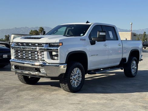 Used 2023 Chevrolet Silverado 2500 LT w/ Convenience Package image 3