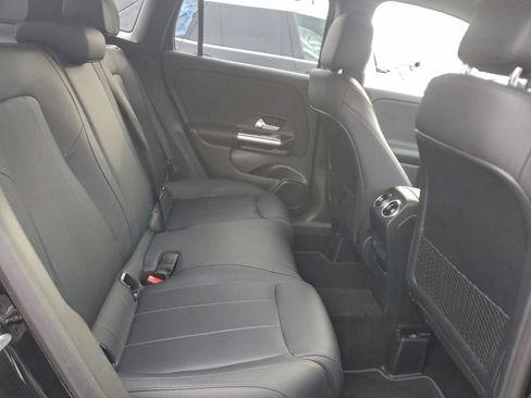 Used 2025 Mercedes-Benz GLA 250 image 9