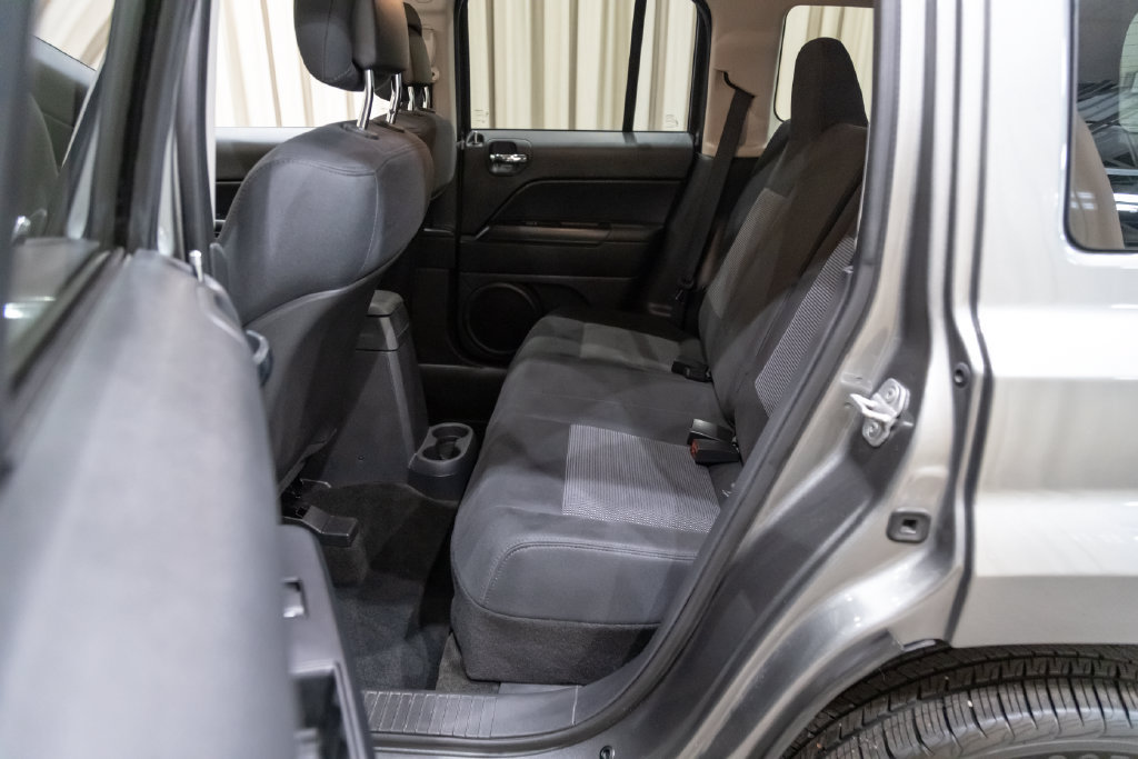 Used 2013 Jeep Patriot Latitude w/ Sun/Sound Group FWD image 11