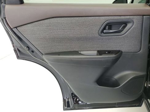 Used 2021 Nissan Rogue S image 13