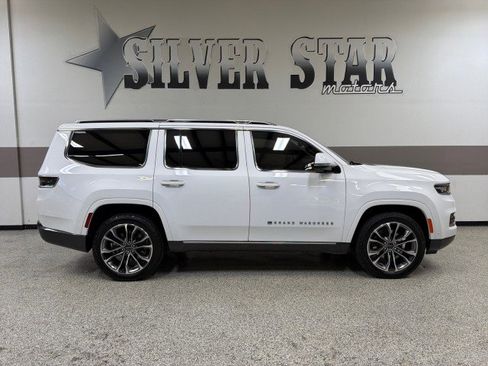 Used 2022 Jeep Grand Wagoneer Series III w/ Rear Seat Video Group 1 image 36