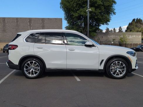Certified 2023 BMW X5 sDrive40i w/ Climate Comfort Package image 4