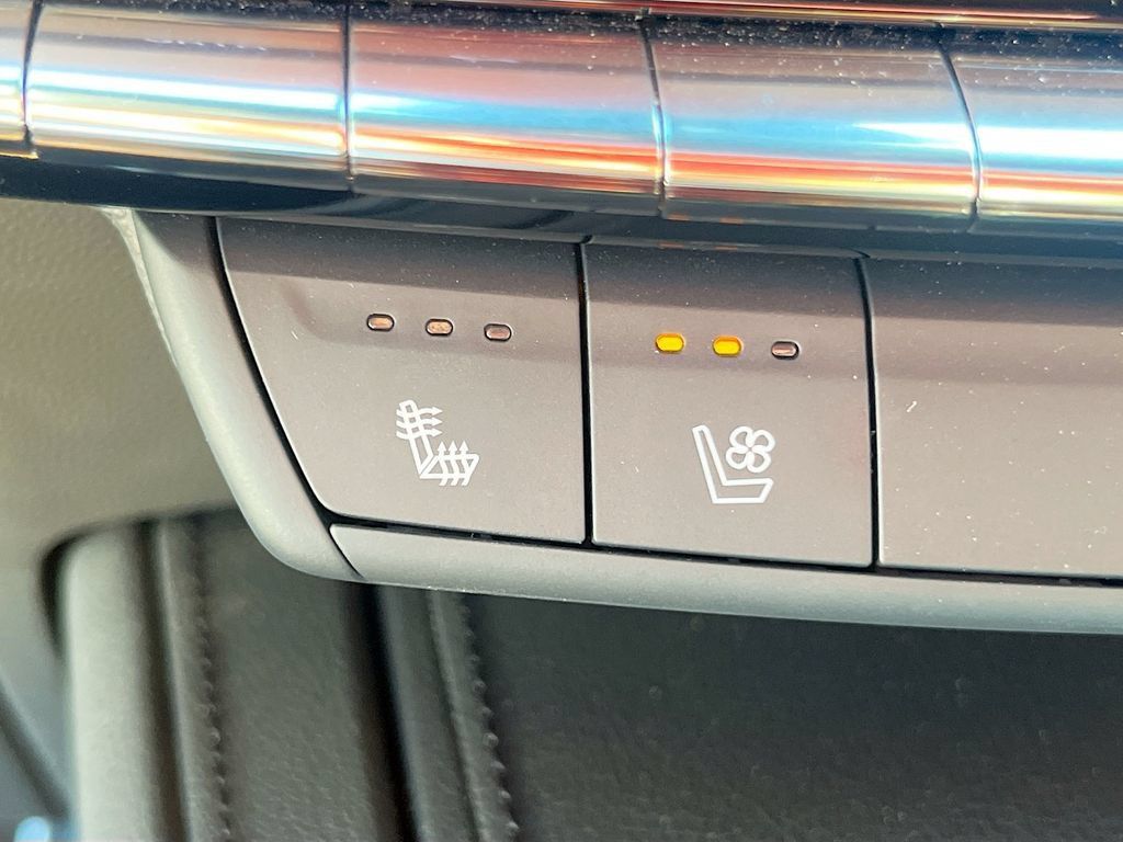Used 2025 Cadillac XT4 Sport FWD image 20