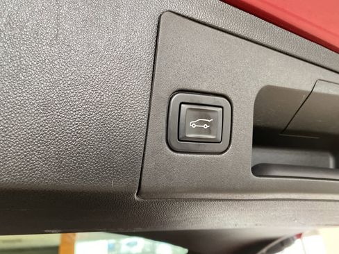 Used 2019 Cadillac XT5 Luxury w/ Advanced Security Package image 31