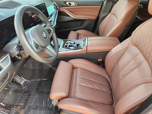 Used 2026 BMW X5 xDrive40i w/ M Sport Package AWD/4WD image 12
