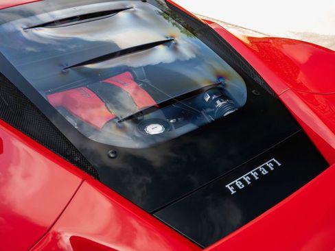 Used 2022 Ferrari F8 Tributo image 19
