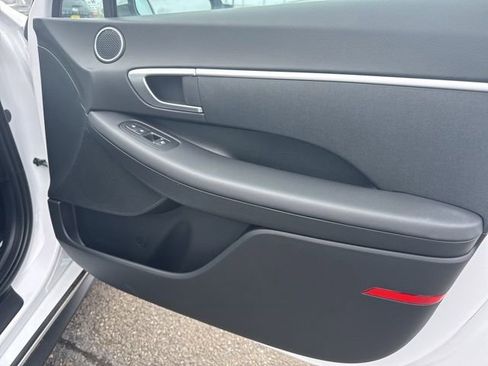 Used 2025 Hyundai Sonata SE image 10