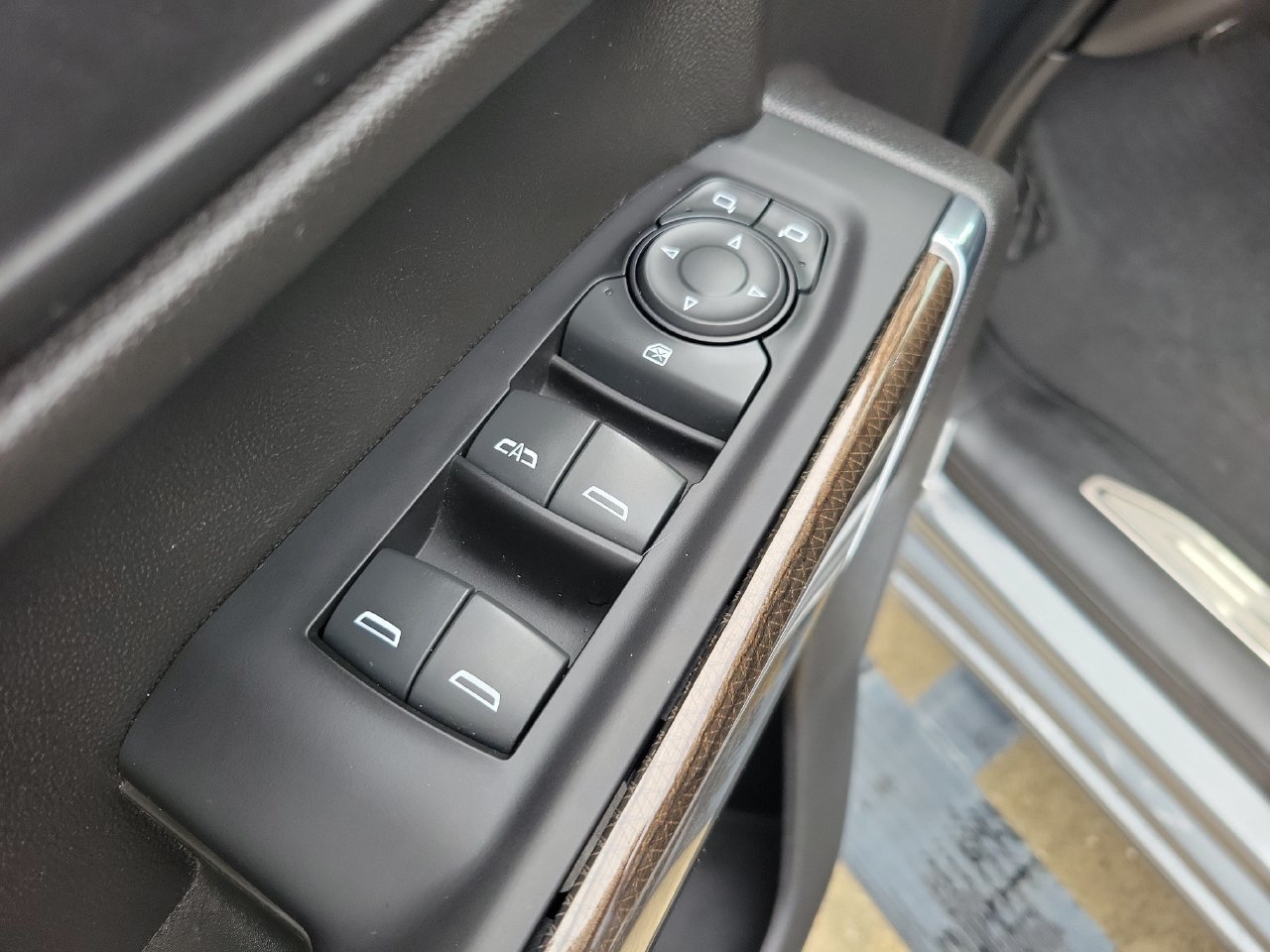 Certified 2022 Chevrolet Silverado 1500 LT Trail Boss w/ LT Trail Boss Premium Package AWD/4WD image 14