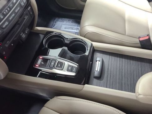 Used 2019 Honda Pilot Touring image 37