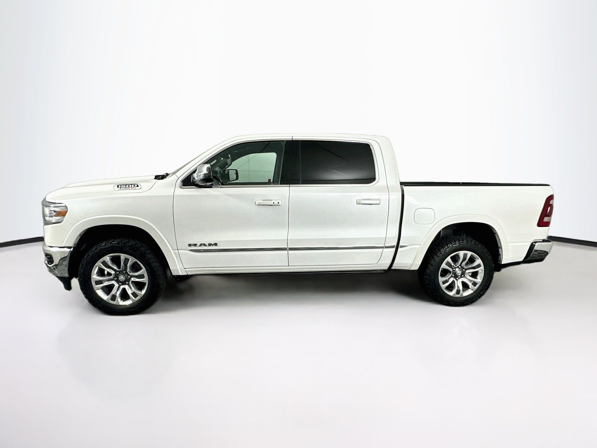 Used 2023 RAM 1500 Limited AWD/4WD image 4