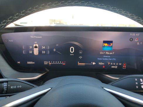 New 2025 Buick Envision Sport Touring image 23