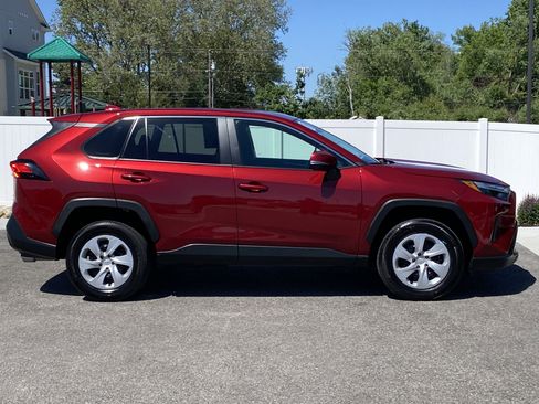 Used 2025 Toyota RAV4 LE AWD/4WD image 7