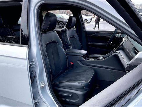 Certified 2023 Jeep Grand Cherokee Altitude image 7