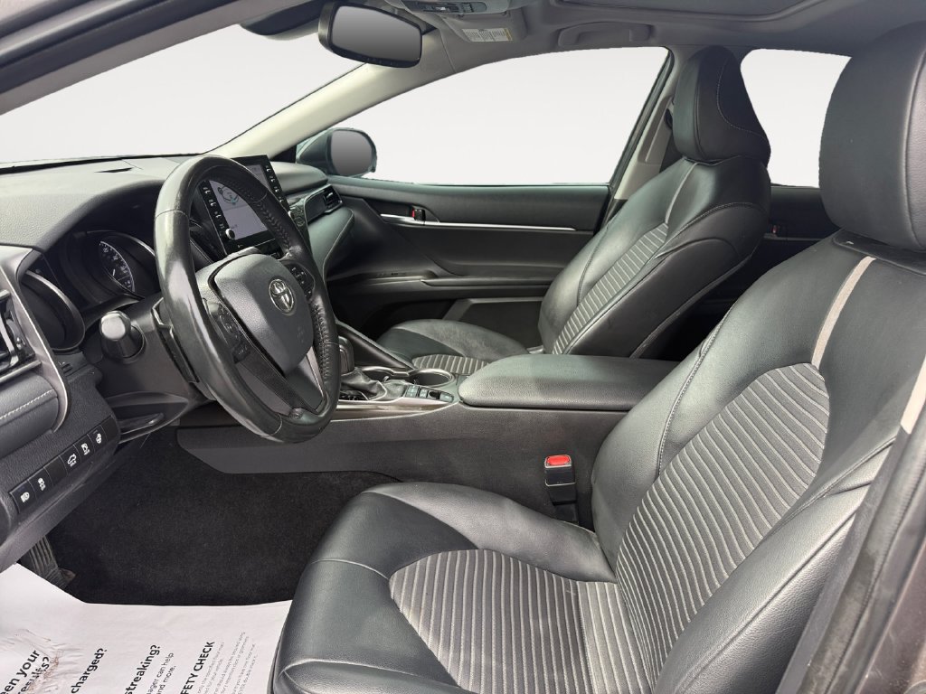 Certified 2022 Toyota Camry SE w/ Cold Weather Package FWD image 9