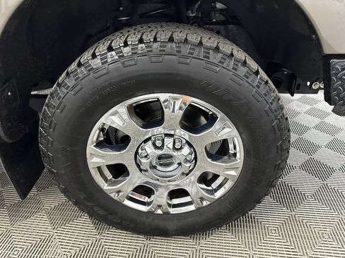 Used 2021 Ford F250 Lariat w/ Lariat Ultimate Package AWD/4WD image 14