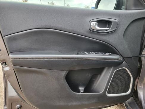 Used 2019 Jeep Compass Latitude image 16