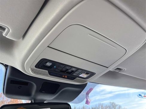 New 2025 Ford Expedition Active image 32