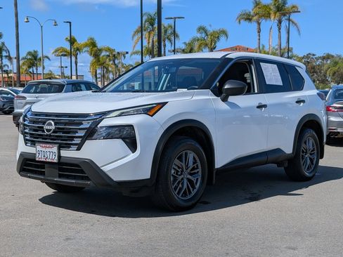Used 2025 Nissan Rogue S FWD image 11