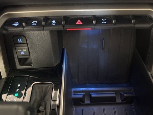 Used 2024 Toyota Tundra Limited image 16