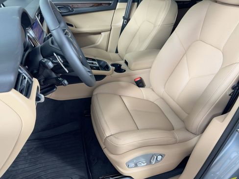 Certified 2026 Porsche Macan S AWD/4WD image 5