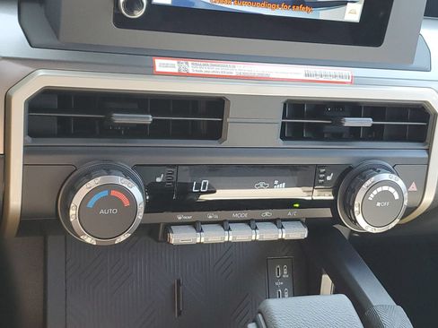 Certified 2026 Toyota Tacoma TRD Off-Road AWD/4WD image 27